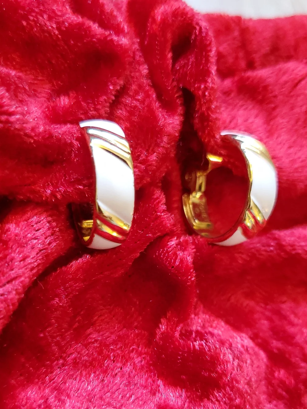 Vintage Monet Signed White Enamel Gold Tone Hoop Clip On Earrings
